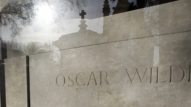 Netflix, Oscar Wilde’ın “Dorian Gray’in Portresi” filmine modern bir yorum getiriyor