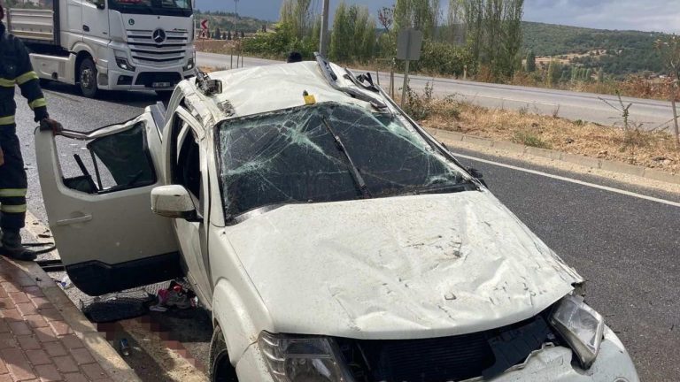 Bilecik’te devrilen araçta 1 kişi öldü, 3 kişi de yaralandı