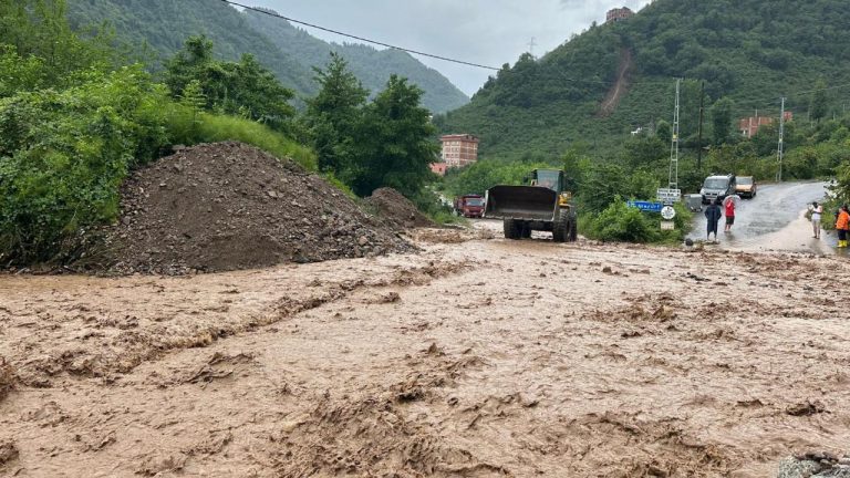 Trabzon’da sel ve heyelan 208 milyon lira hasara yol açtı