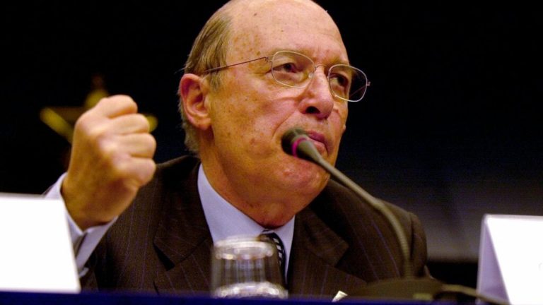 Eski Yunanistan Başbakanı Kostas Simitis 88 yaşında hayatını kaybetti: 4 günlük ulusal yas ilan edildi