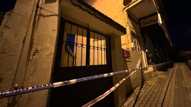 Heyelanlar nedeniyle 2 bina üdar’da tahliye edildi