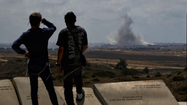 İsrail’in Gazze’ye düzenlediği hava saldırılarında en az 107 Filistinli hayatını kaybetti