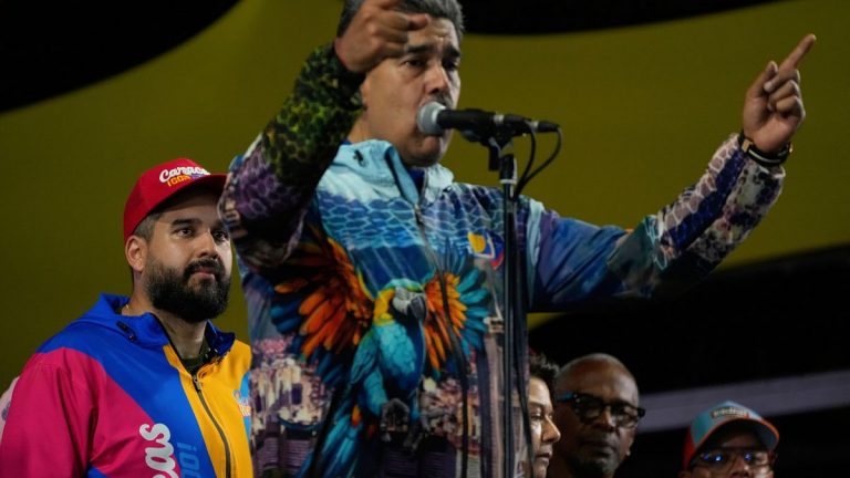 Venezuela, muhalefetin boykot çağrıları eşliğinde genel ve bölgesel seçimlere gidiyor