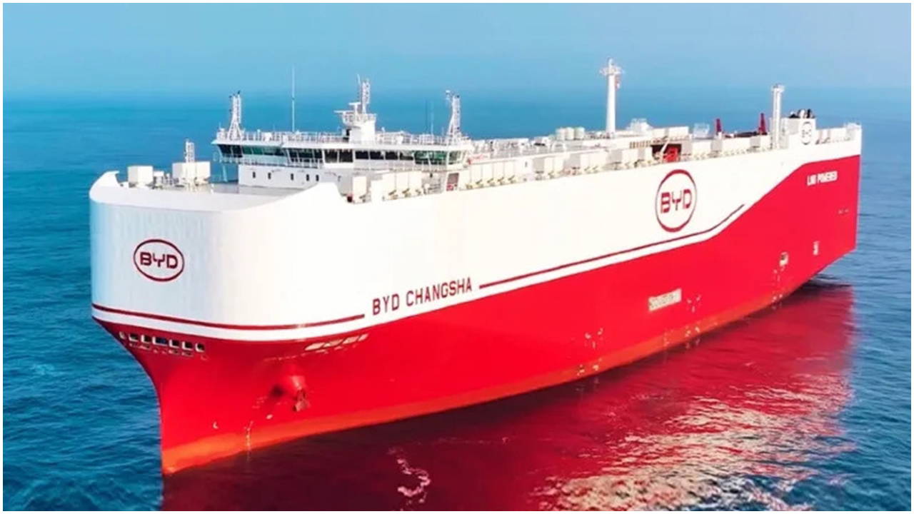 Byd hizmete iki devi koyar! Binlerce aracın gemileri serbest bırakıldı ...