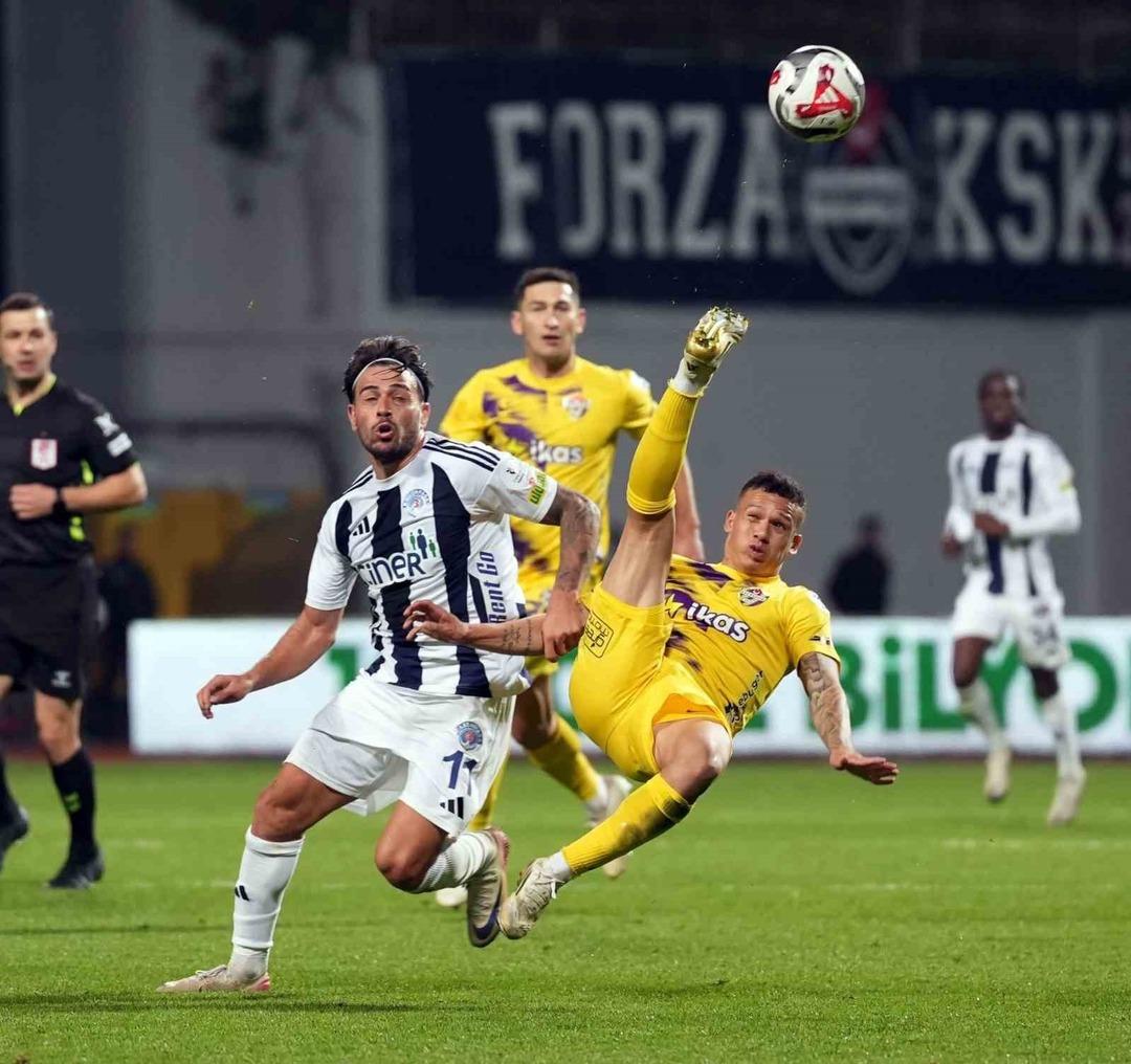 Orhan Ak yönetimindeki Eyüpspor, evinde Kasımpaşa'yı yenerek kötü gidişata son verdi! 2