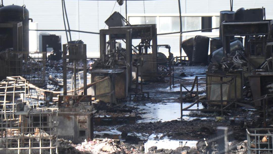 Dilovası'ndaki yangınla ilgili yeni gelişme! 6 kişi açığa alındı... Aralarında 3 belediye başkan yardımcısı da vardı.