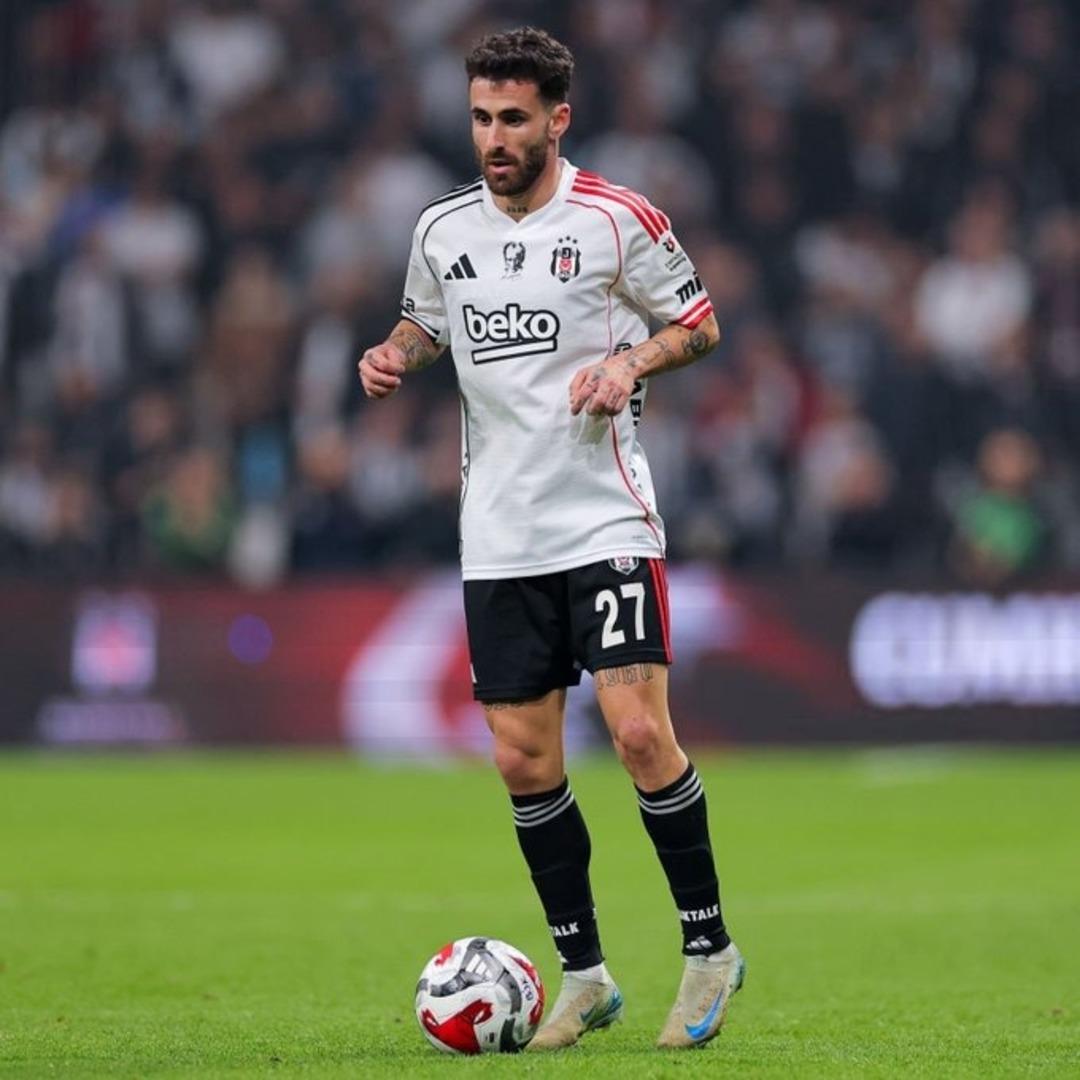 Beşiktaş'ta Rafa Silva'yla işler iyice sarpa sarmak üzere! Futbol yıldızının futbolu bile bırakacağı açıklaması gündeme bomba gibi düştü... 3