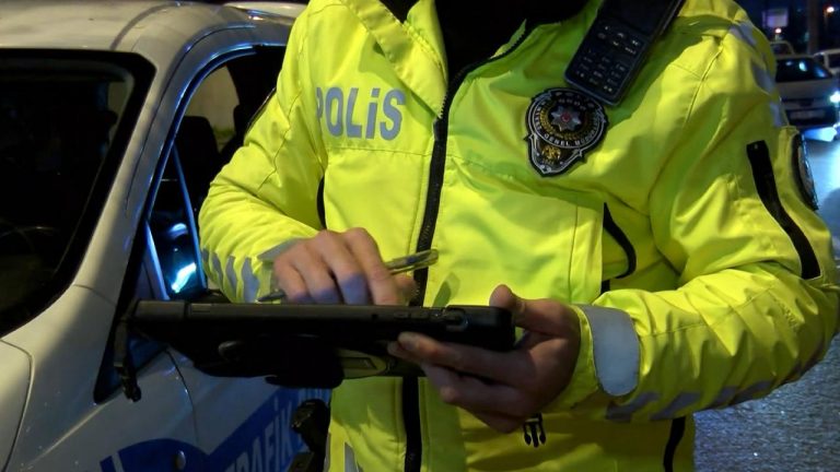 Yol kesen sürücüye 180 bin lira ceza kesilecek